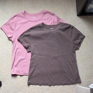 2 Old Navy t-shirts